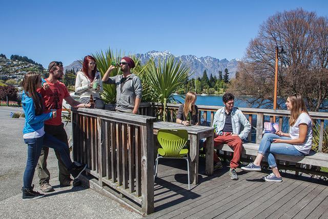 Bumbles Backpackers Vandrehjem Queenstown Eksteriør billede